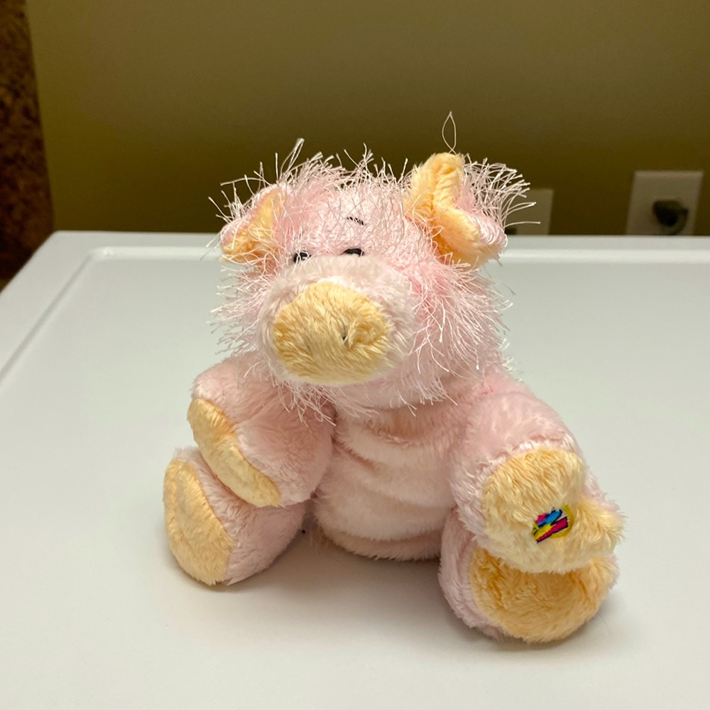 GANZ Webkins Pink Pig, HM002 with code. 10 inches long. Adorable!